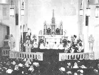 Archbishop Lefebvre visits Queen of Angels