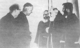 photo of Archbishop Lefebvre meeting with Padre Pio