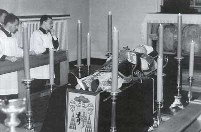 [Image: Archbishop_Lefebvre_in_sta.jpg]