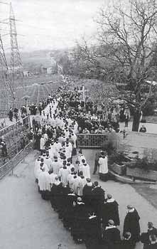 [Image: Lefebvre_funeral_procession.jpg]