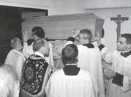 [Image: Lefebvre_funeral_vaultB.jpg]