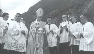 Archbishop Lefebvre with priests